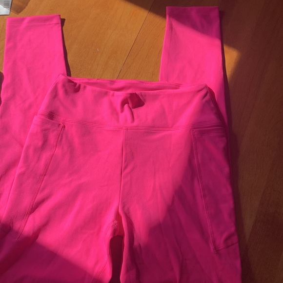 PINK active leggings, size small, never worn only tried on - Picture 2 of 3